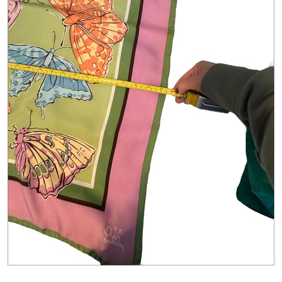 Lilly Pulitzer scarf with a butterfly print. - Picture 5 of 9
